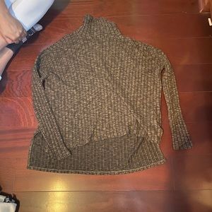 American Eagle army green turtle neck